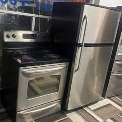 Ge Stainless Fridge And Stove Set 