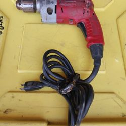 Milwaukee hammer draw electric And a very good condition.