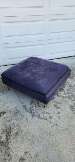 Foot thing? Dog bed? Either or. 30 bux