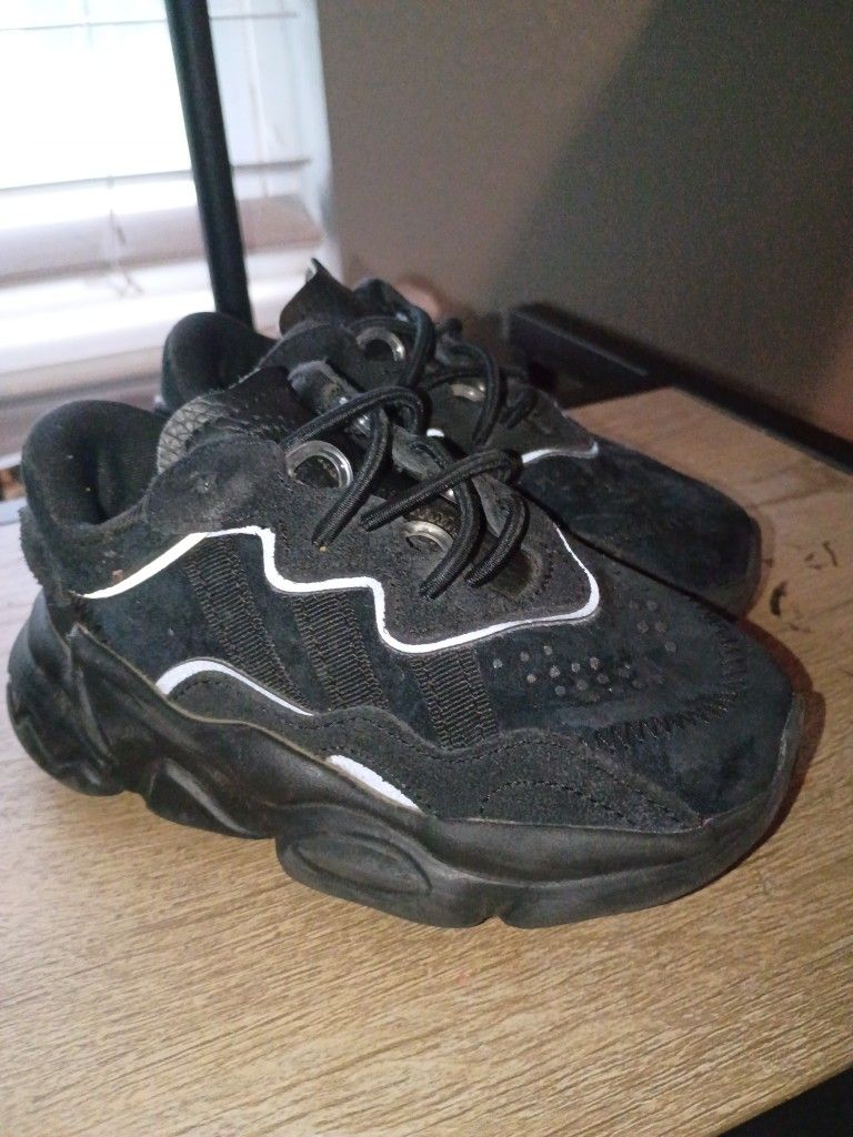 Toddler black Adidas