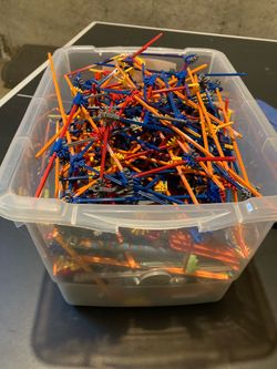 K’Nex - bin of assorted pieces