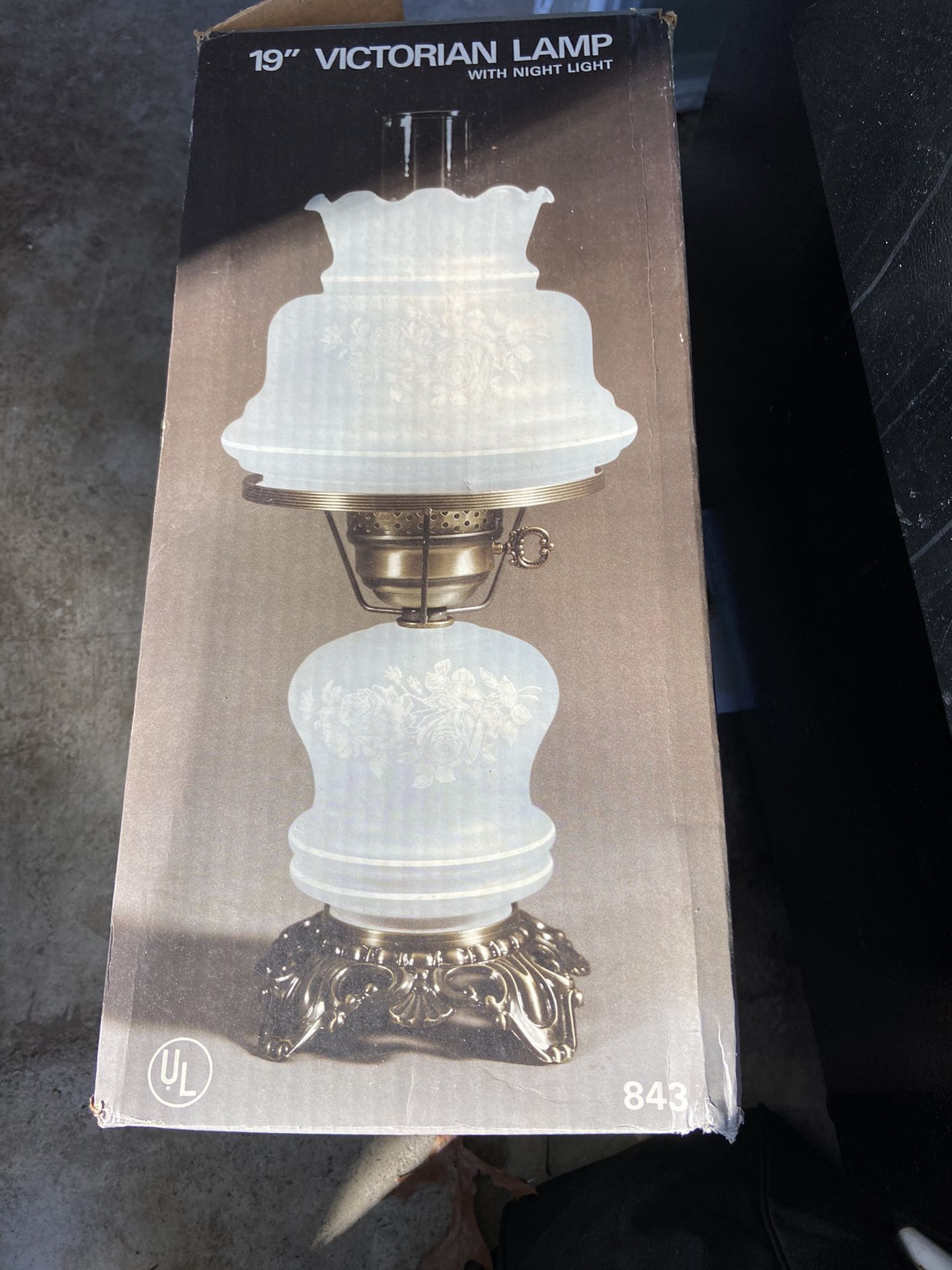 2 hurricane lamps, brand new never used