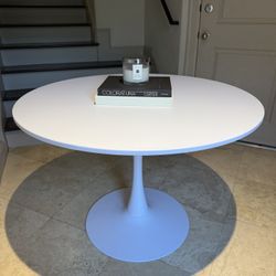 New Breakfast/Dining Table (42" Diameter)