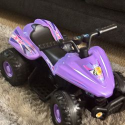 Kids four-wheel-drive motorcycle