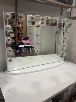 Vanity mirror