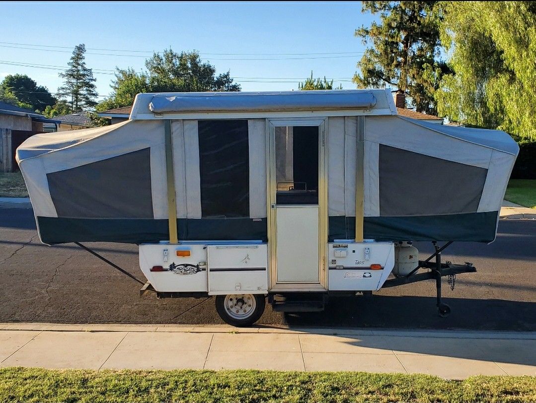 Pop up trailer