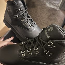 Timberland Size 6 Woman 