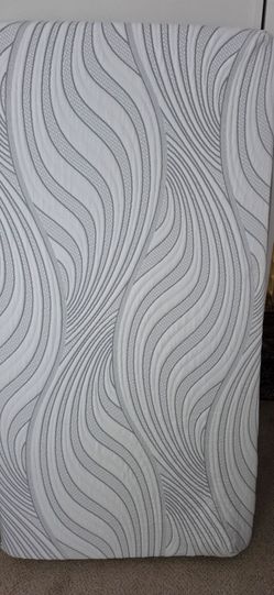 Twin mattress size 74.5x38x12 like new condition