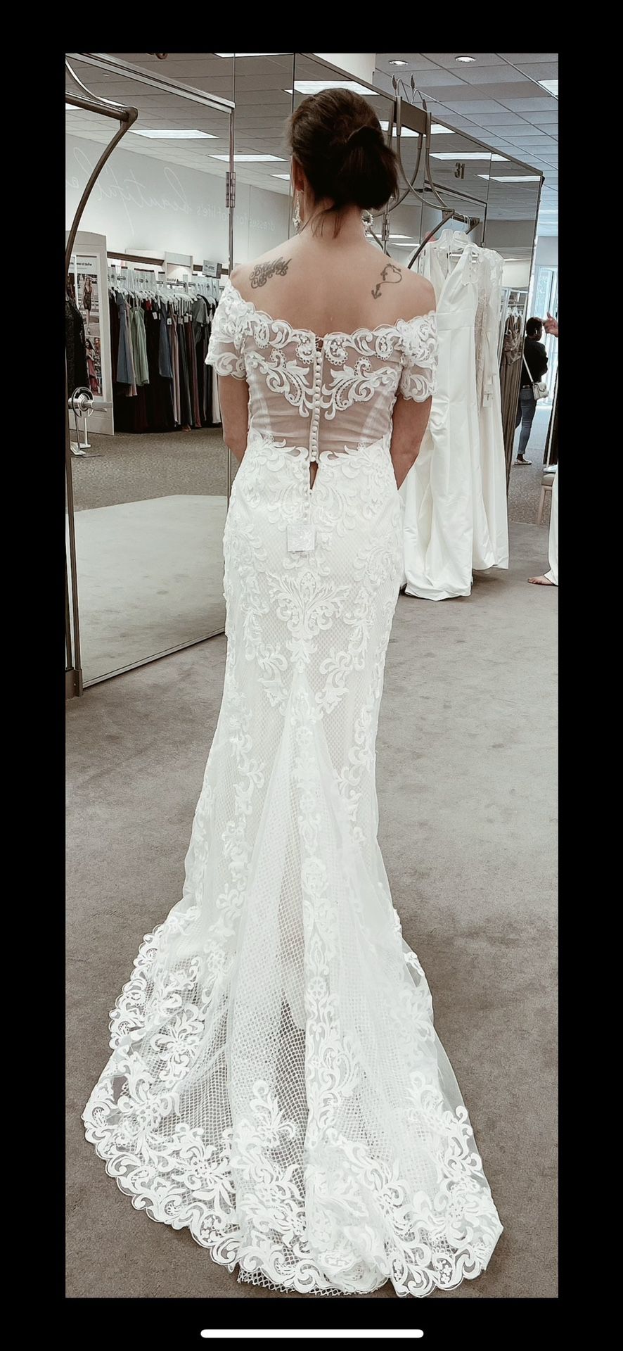 David’s Bridal Wedding Dress Ivory Honeycomb Corset 