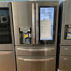 LG Refrigerator With Instaview