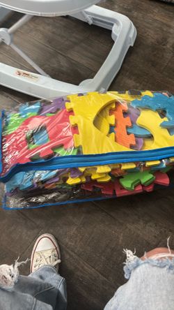 Play Mate For Floor With Shape And Animal Color