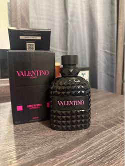VALENTINO BORN IN ROMA EXTRADOSE