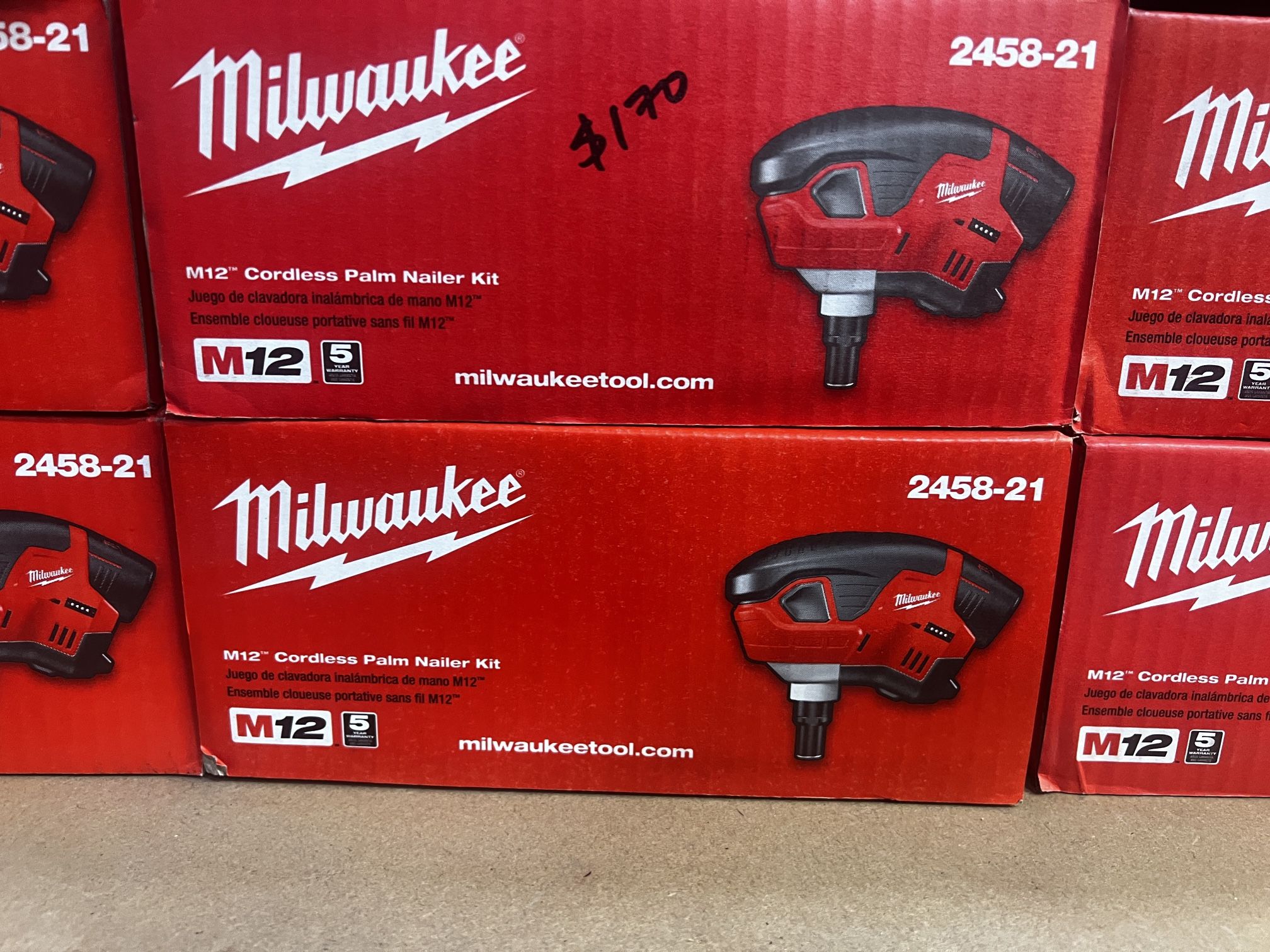 Milwaukee M12 Cordless Palm Nailer Kit