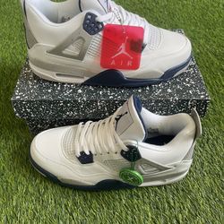 Midnight Navy Jordan 4s