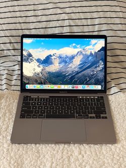 MacBook Pro 13" 2016 (Intel i5 / 16GB / 250GB) — Comes with case