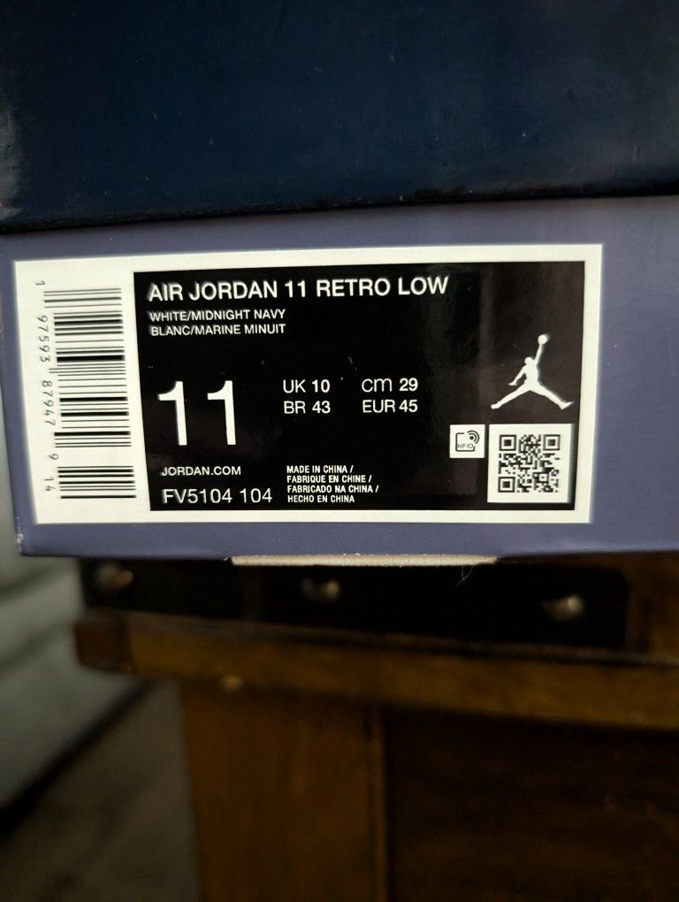 Air Jordan 11 Retro Low - Size 11 (Brand New)