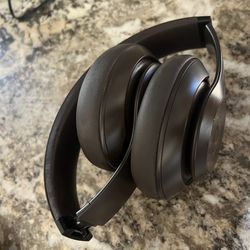 Beats Studio Pro