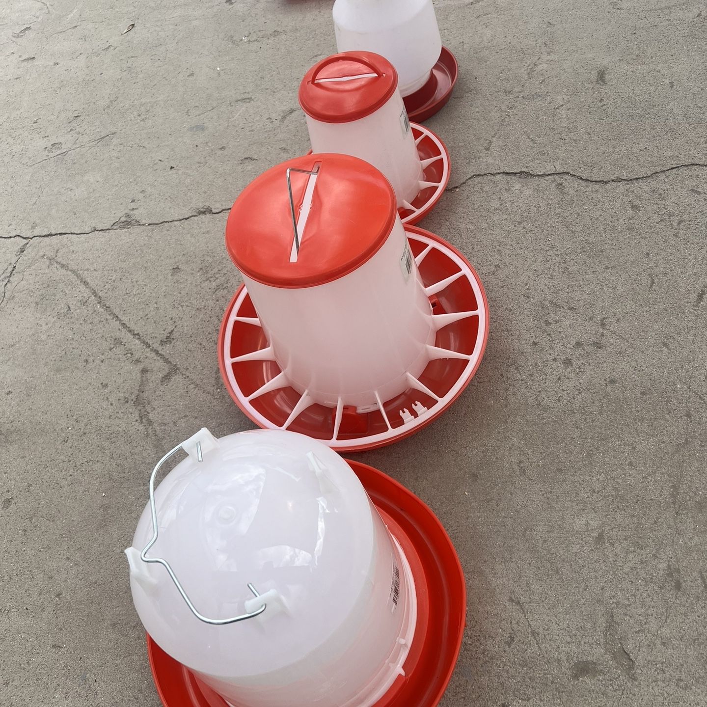 Plastic food feeders, Chicken feeder  PLASTIC FOOD FEEDER 6.6LB / 3KGS.  $7- 19.8LB / 9KGS. $10 PLASTIC WATERER  2.9 Gallons 