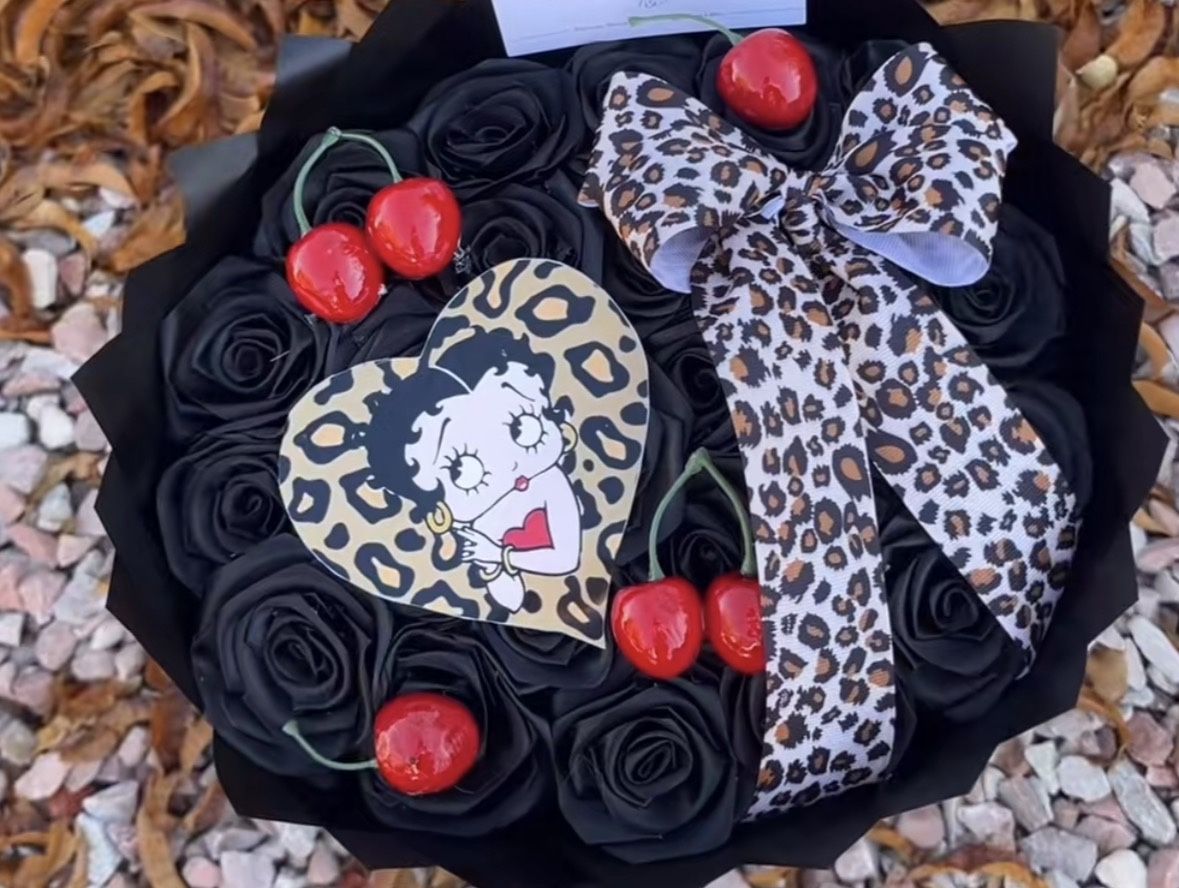 Black and cheetah bouquet