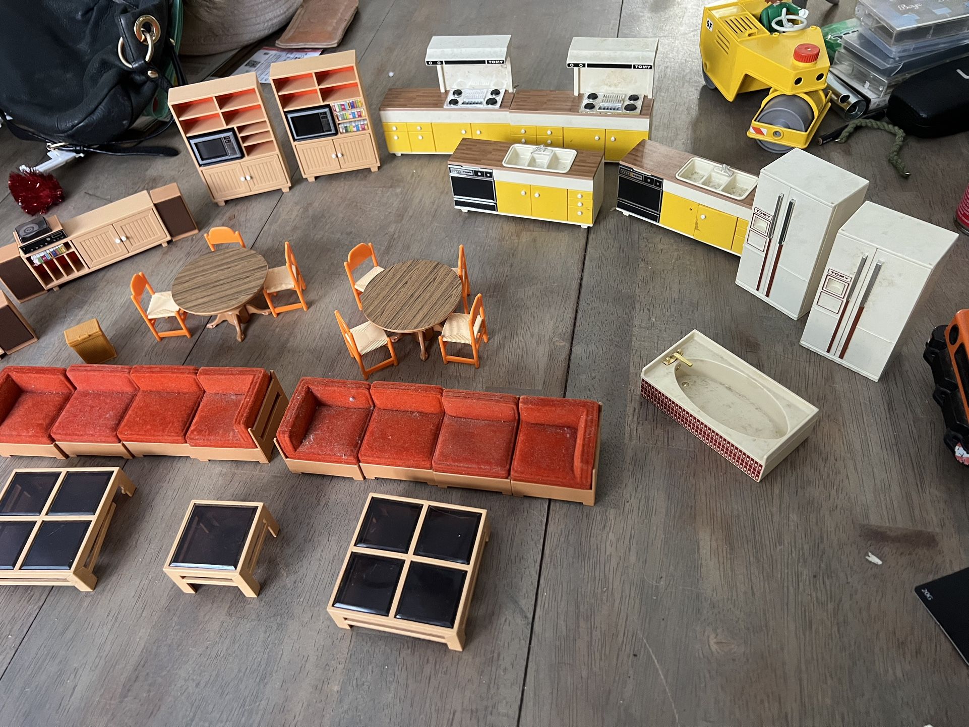 Vintage Tomy Dollhouse Miniatures