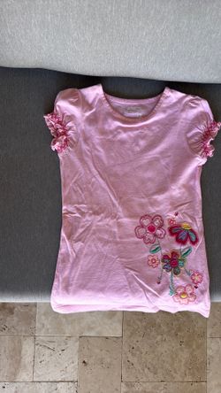 Girls OshKosh B’gosh pink t-shirt with flowers