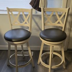 4 Bar Stools 