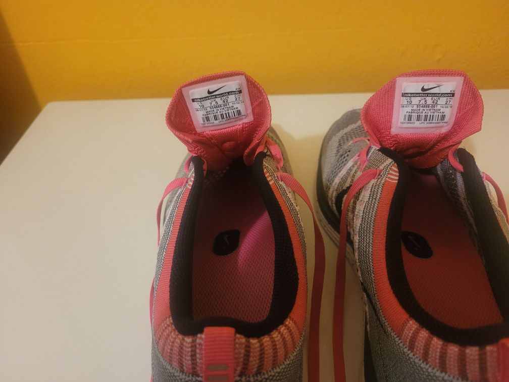 Ladies Nike Running Shoes 