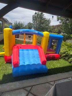 Picasso Tiles KC102 Inflatable Bounce House
