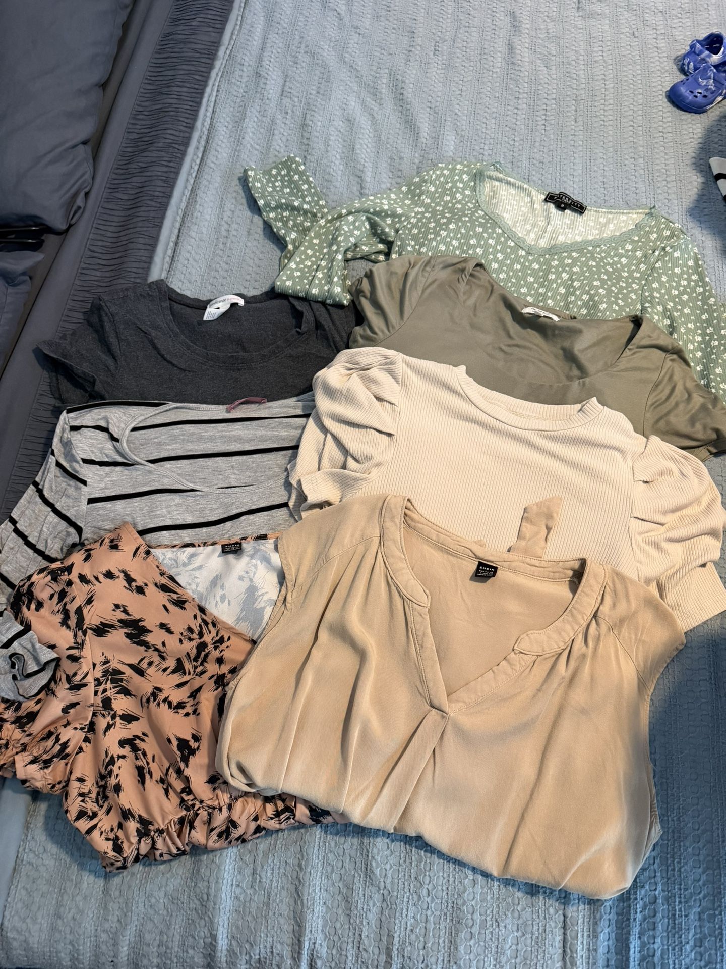 Women Maternity Shirts Size Medium