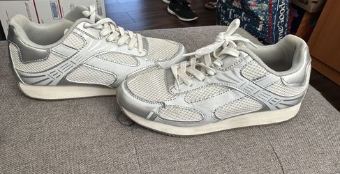 Silver & White Womens Tennis Shoes Size 9.5