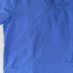 Figs (Casma three-pocket scrub top) 