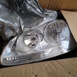 2005 -2010 VW Headlight Assembly.