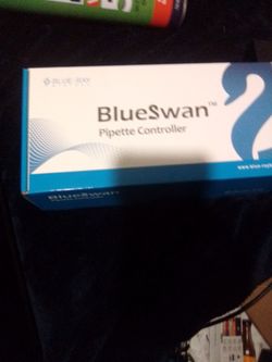 BlueSwan Pipette Controller by Blue-Ray