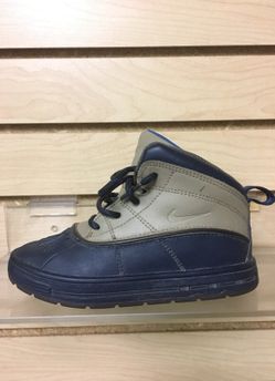 Nike acg boots 10 toddler