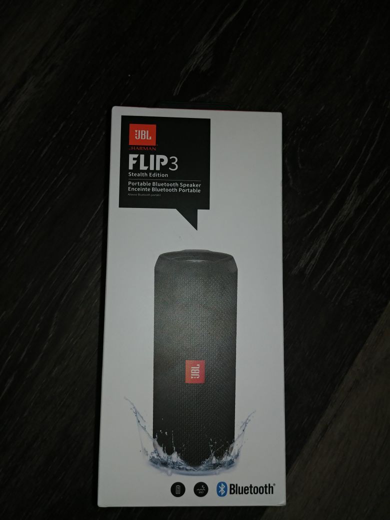 JBL Flip 3 Stealth Edition Bluetooth Speaker