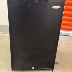 Mini fridge works great