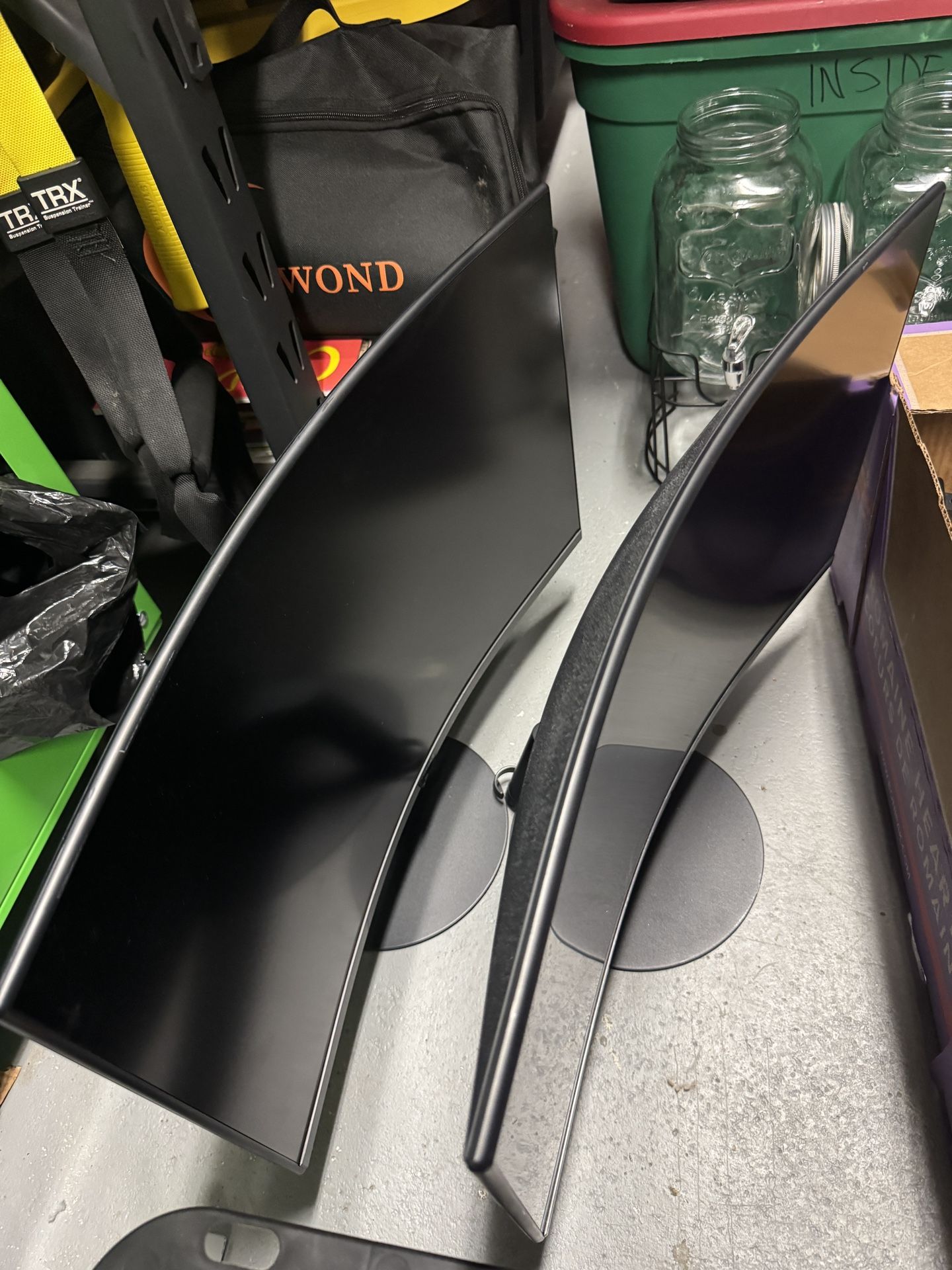 Samsung 27” Curved Monitor