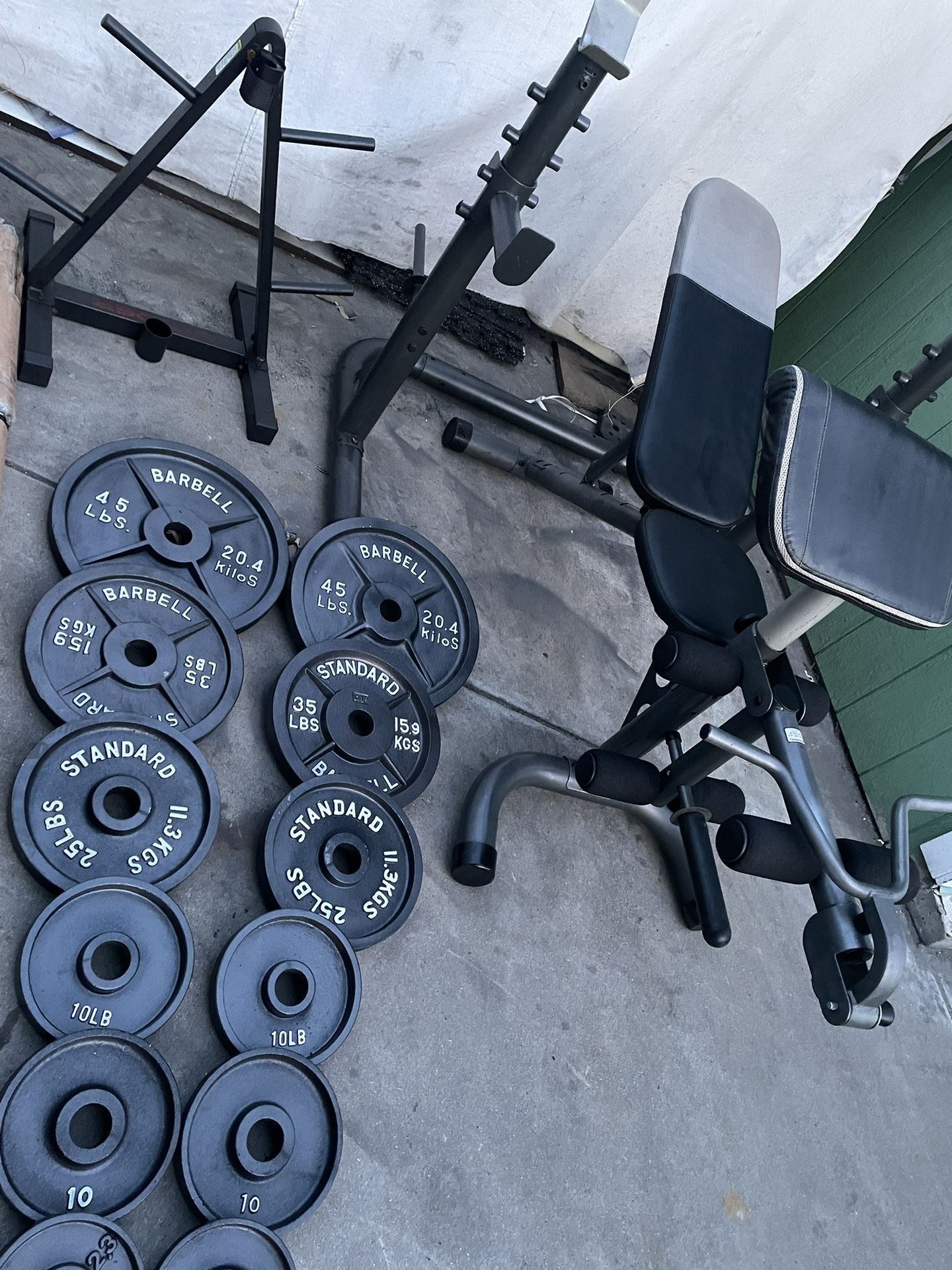 Gold’s Gym Bench press/ Weights/ Barbell for Sale in San Diego, CA
