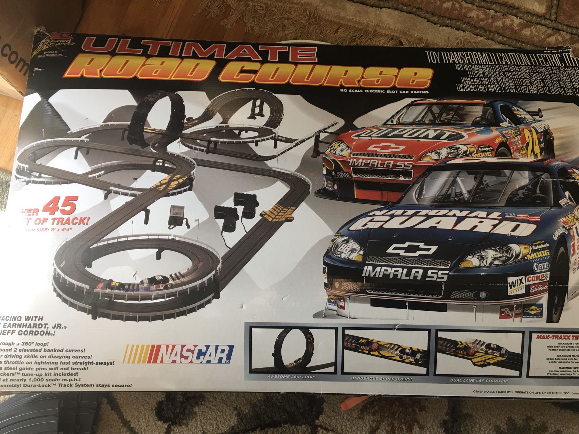 NASCAR slot car track