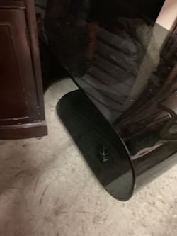 Nice coffee table with room for storage under !!