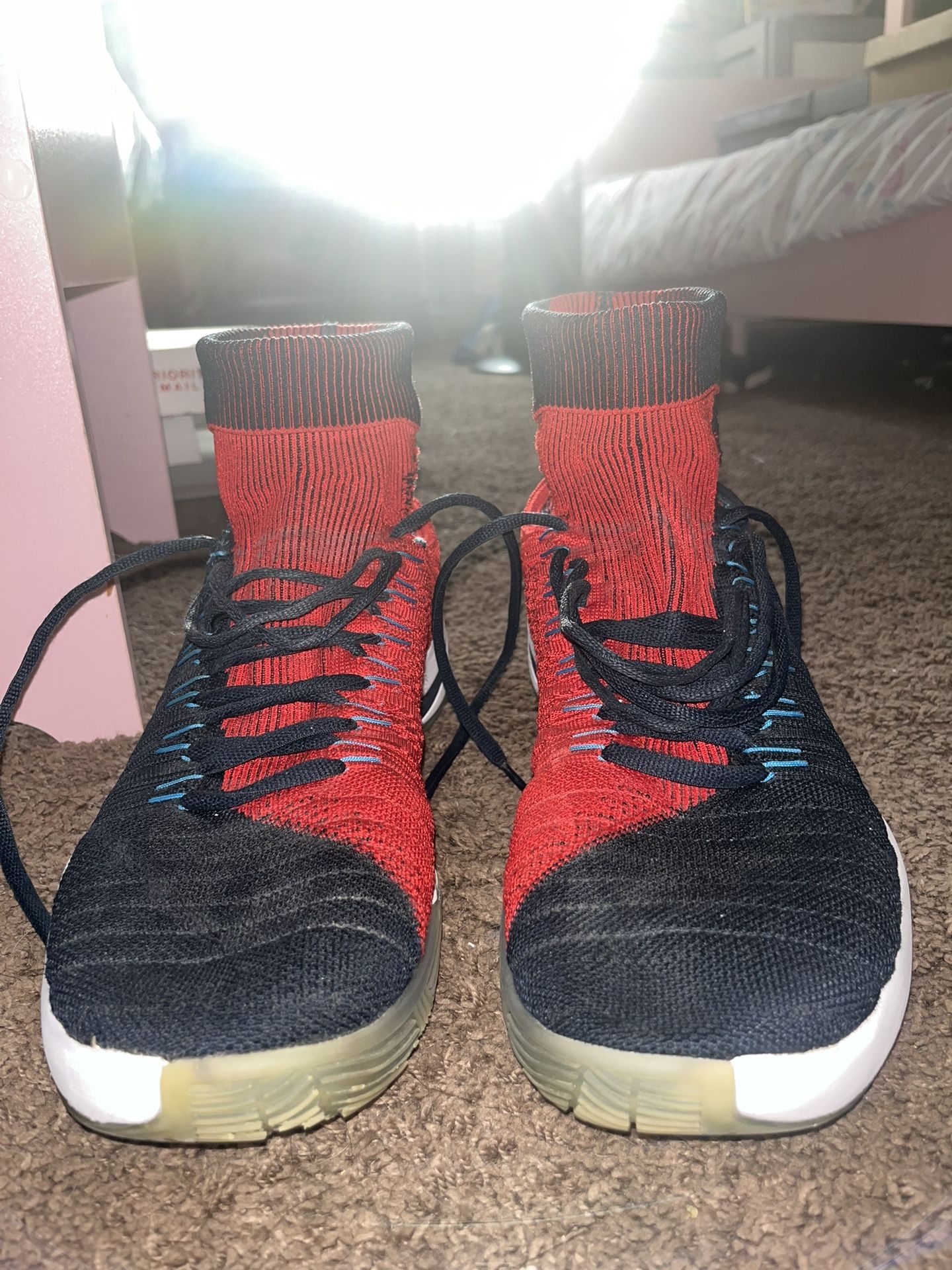 Size 13M Nike Hyperdunk Flyknit 2016 - Pre Owned, No Box