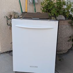 KitchenAid 24" Tall Tub Dishwasher - Stainless Steel Interior - Works Great!