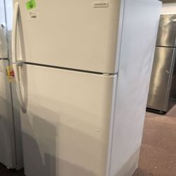 Frigidaire Top Freezer Appliance O 1