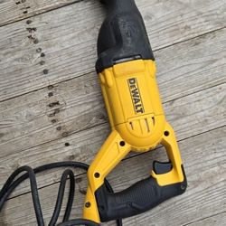 DEWALT
12 Amp Corded Variable Speed Reciprocating Saw