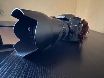 Nikon D7200 DSLR Camera with Lens Hood