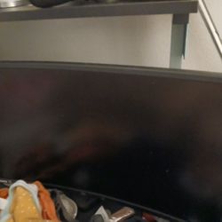 Curved Monitor
