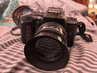 Nikon N8008 35-70mm lens with flash