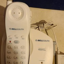 Telephone Bell South cordless landline desk or wall mount, works, may need battery. Pu East, North, West
