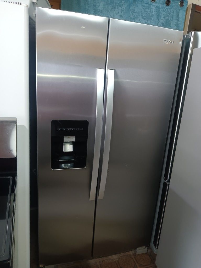Whirlpool Refrigerator Side By Side Stainless Steel Everything Works Good 💯