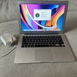 MacBook Air Great Condition